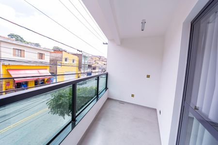 Casa à venda com 150m², 3 quartos e 2 vagas Casa à venda com 150m², 3 quartos e 2 vagasVaranda