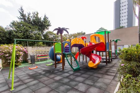 Apartamento para alugar com 50m², 2 quartos e 1 vaga Apartamento para alugar com 50m², 2 quartos e 1 vagaÁrea comum - Playground