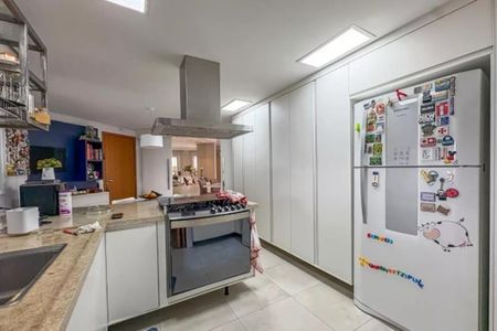 Apartamento à venda com 212m², 3 quartos e 4 vagas