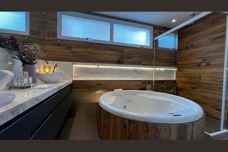 Casa à venda com 200m², 3 quartos e 2 vagas