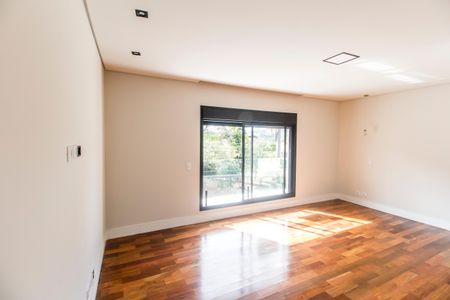 Casa à venda com 557m², 4 quartos e 8 vagas Casa à venda com 557m², 4 quartos e 8 vagasSuíte 1