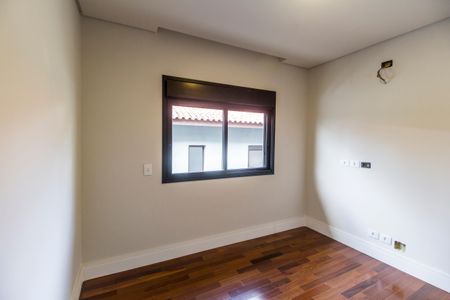 Casa à venda com 557m², 4 quartos e 8 vagas Casa à venda com 557m², 4 quartos e 8 vagasSuíte 2