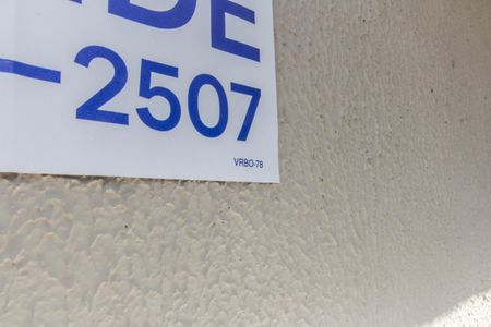 Casa à venda com 557m², 4 quartos e 8 vagas Casa à venda com 557m², 4 quartos e 8 vagasPlaca