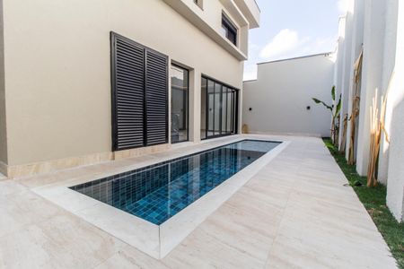Casa à venda com 557m², 4 quartos e 8 vagas Casa à venda com 557m², 4 quartos e 8 vagasPiscina