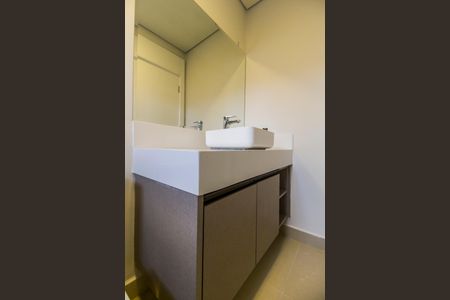 Casa à venda com 557m², 4 quartos e 8 vagas Casa à venda com 557m², 4 quartos e 8 vagasBanheiro da Suíte 2