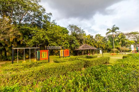 Casa à venda com 557m², 4 quartos e 8 vagas Casa à venda com 557m², 4 quartos e 8 vagasÁrea comum - Playground