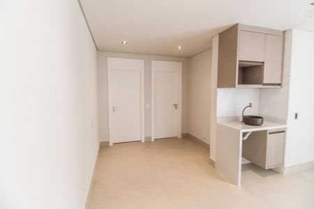 Casa à venda com 557m², 4 quartos e 8 vagas Casa à venda com 557m², 4 quartos e 8 vagasEscada