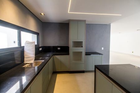 Casa à venda com 557m², 4 quartos e 8 vagas Casa à venda com 557m², 4 quartos e 8 vagasCozinha