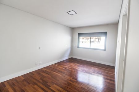 Casa à venda com 557m², 4 quartos e 8 vagas Casa à venda com 557m², 4 quartos e 8 vagasSuíte 3