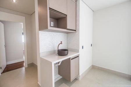 Casa à venda com 557m², 4 quartos e 8 vagas Casa à venda com 557m², 4 quartos e 8 vagasCopa