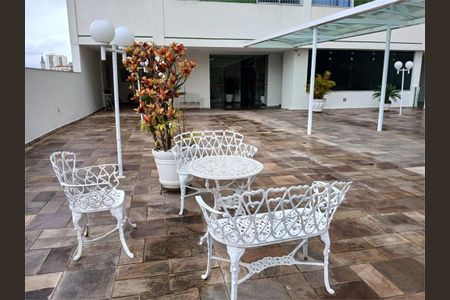 Apartamento à venda com 75m², 2 quartos e 1 vaga