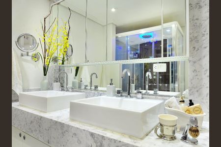 Apartamento à venda com 220m², 3 quartos e 2 vagas