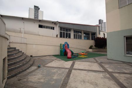 Apartamento à venda com 52m², 2 quartos e 2 vagas Apartamento à venda com 52m², 2 quartos e 2 vagasÁrea comum - Piscina