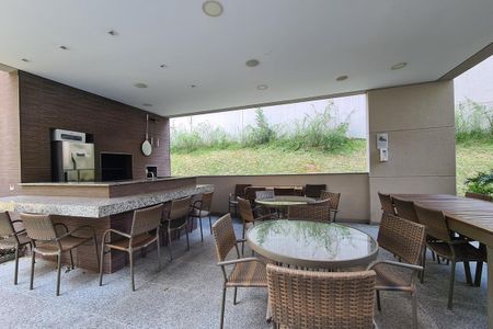 Apartamento à venda com 145m², 3 quartos e 2 vagas Apartamento à venda com 145m², 3 quartos e 2 vagasÁrea comum - Churrasqueira