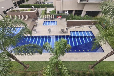 Apartamento à venda com 145m², 3 quartos e 2 vagas Apartamento à venda com 145m², 3 quartos e 2 vagasÁrea comum - Piscina