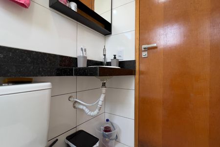 Apartamento à venda com 47m², 2 quartos e 1 vaga Apartamento à venda com 47m², 2 quartos e 1 vagaBanheiro