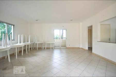 Apartamento à venda com 68m², 3 quartos e 1 vaga Apartamento à venda com 68m², 3 quartos e 1 vagaÁrea comum - Salão de festas