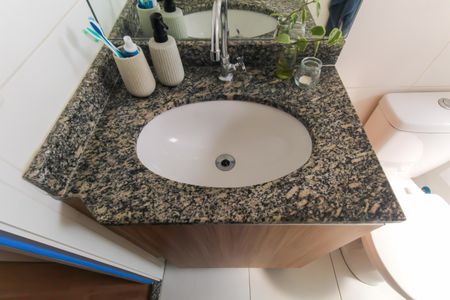 Apartamento à venda com 65m², 3 quartos e 1 vaga Apartamento à venda com 65m², 3 quartos e 1 vagaBanheiro da Suíte 1