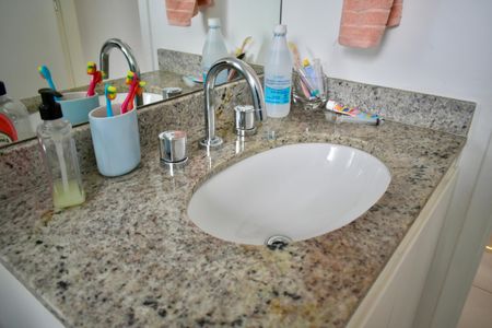 Apartamento à venda com 100m², 3 quartos e 2 vagas Apartamento à venda com 100m², 3 quartos e 2 vagasBanheiro Social