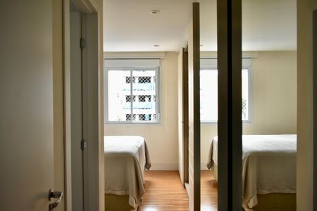 Apartamento à venda com 100m², 3 quartos e 2 vagas Apartamento à venda com 100m², 3 quartos e 2 vagasSuíte