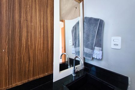 Apartamento à venda com 42m², 2 quartos e 1 vaga Apartamento à venda com 42m², 2 quartos e 1 vagaBanheiro