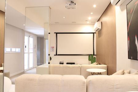Apartamento à venda com 68m², 3 quartos e 1 vagaÁrea comum - Sala de Cinema