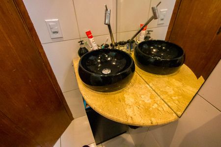 Apartamento à venda com 90m², 2 quartos e 1 vaga Apartamento à venda com 90m², 2 quartos e 1 vagaBanheiro