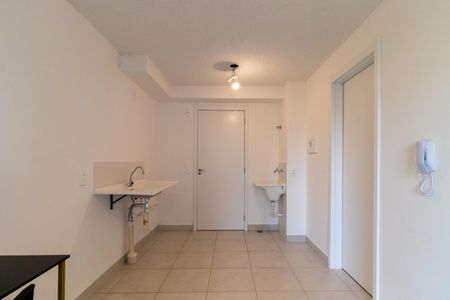 Sala de apartamento para alugar com 1 quarto, 32m² em Parque Industrial Tomas Edson, São Paulo