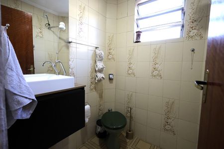 Casa à venda com 150m², 3 quartos e 2 vagas Casa à venda com 150m², 3 quartos e 2 vagasBanheiro 1