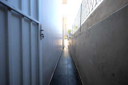 Casa à venda com 150m², 3 quartos e 2 vagas Casa à venda com 150m², 3 quartos e 2 vagasCorredor