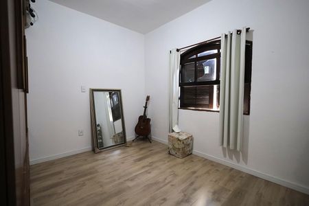 Casa à venda com 150m², 3 quartos e 2 vagas Casa à venda com 150m², 3 quartos e 2 vagasQuarto 1