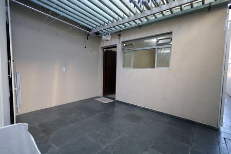 Casa à venda com 150m², 3 quartos e 2 vagas Casa à venda com 150m², 3 quartos e 2 vagasÁrea de Serviço