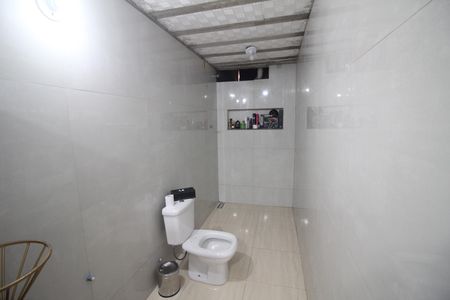 Casa à venda com 400m², 5 quartos e 6 vagasBanheiro do Quarto 3