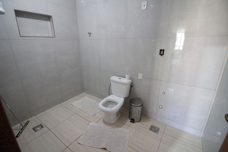 Casa à venda com 400m², 5 quartos e 6 vagasBanheiro do Quarto 4