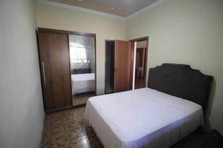 Casa à venda com 400m², 5 quartos e 6 vagasQuarto 4