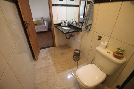 Casa à venda com 400m², 5 quartos e 6 vagasBanheiro Social