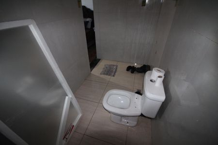Casa à venda com 400m², 5 quartos e 6 vagasBanheiro do Quarto 2