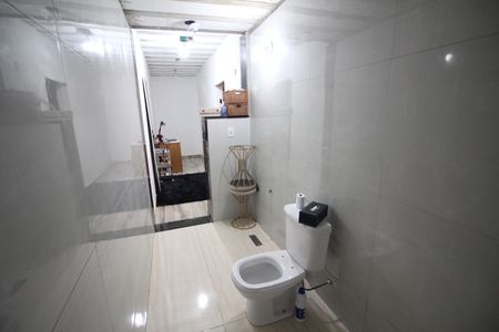 Casa à venda com 400m², 5 quartos e 6 vagasBanheiro do Quarto 3