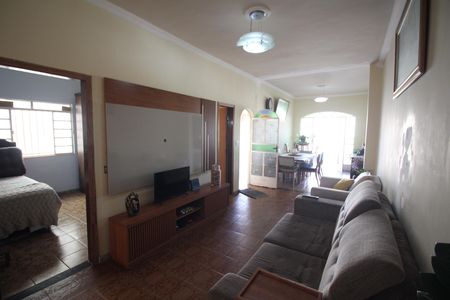 Casa à venda com 400m², 5 quartos e 6 vagasSala