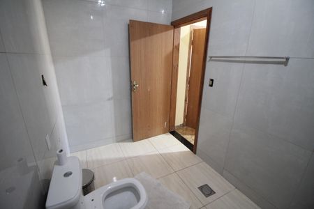 Casa à venda com 400m², 5 quartos e 6 vagasBanheiro do Quarto 4