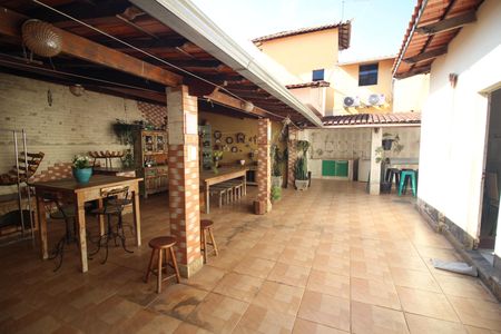 Casa à venda com 400m², 5 quartos e 6 vagasÁrea gourmet