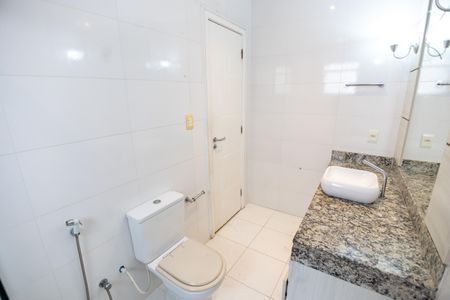 Casa de condomínio para alugar com 600m², 3 quartos e 2 vagasBanheiro da Suíte 3