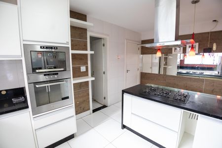 Casa de condomínio para alugar com 600m², 3 quartos e 2 vagasCozinha