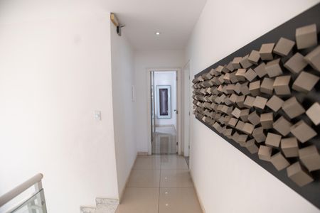 Casa de condomínio para alugar com 600m², 3 quartos e 2 vagasCorredor