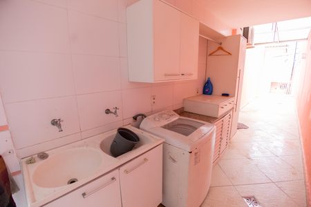 Casa de condomínio para alugar com 600m², 3 quartos e 2 vagasÁrea de Serviço