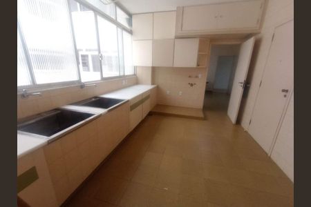 Apartamento à venda com 270m², 5 quartos e 2 vagas