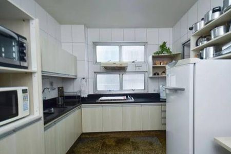 Apartamento à venda com 185m², 4 quartos e 2 vagas Apartamento à venda com 185m², 4 quartos e 2 vagasCozinha