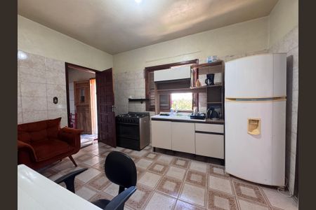 Casa à venda com 300m², 2 quartos e 2 vagas Casa à venda com 300m², 2 quartos e 2 vagasCozinha