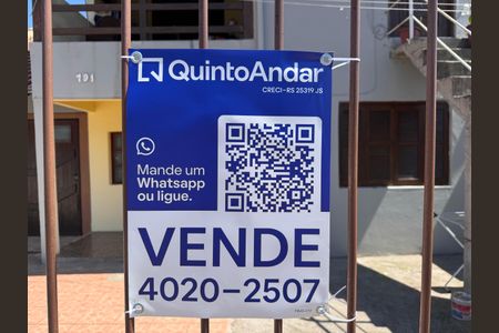 Casa à venda com 300m², 2 quartos e 2 vagas Casa à venda com 300m², 2 quartos e 2 vagasPlaquinha