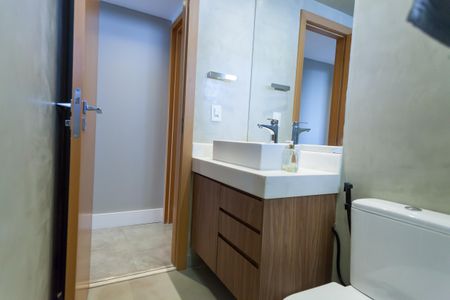 Apartamento à venda com 240m², 2 quartos e 2 vagas Apartamento à venda com 240m², 2 quartos e 2 vagasBanheiro Social